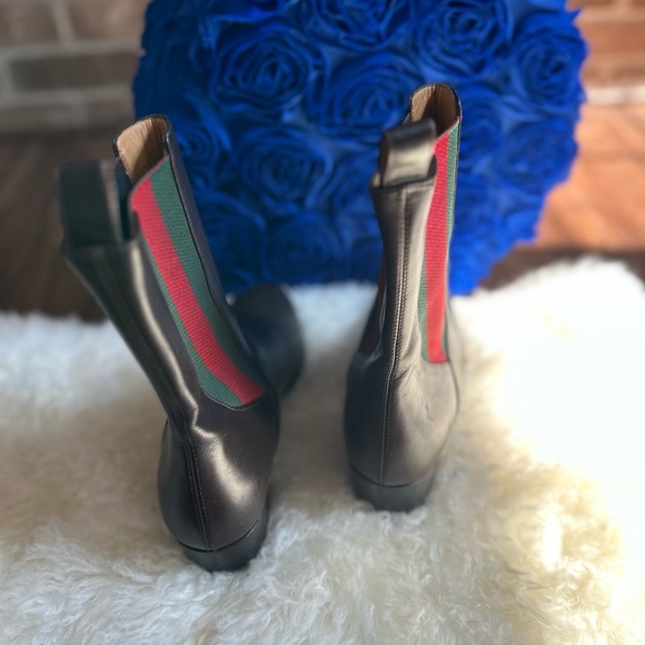 - [ ] GUCCI BROWN LEATHER WEB ACCENT CHELSEA BOOTS - 37 1/2 authentic - Picture 4 of 8